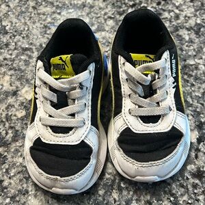 Toddler Puma tennis shoes